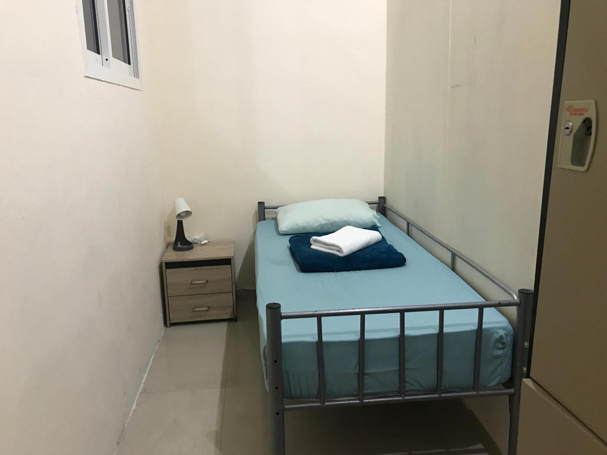 Backpacker'S Bed - No Parking Space Abu Zabi Zewnętrze zdjęcie
